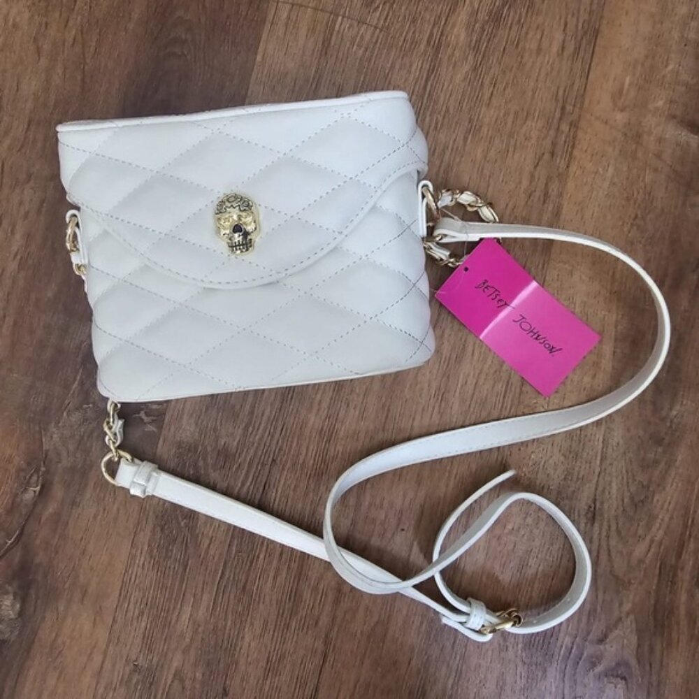 NWT BETSEY JOHNSON XOVIOLA WHITE Skull Faux Leather Quilted Geometric Crossbody - Picture 2 of 16